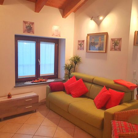 Dimora Chiaretta Apartment Caronno Pertusella Bagian luar foto